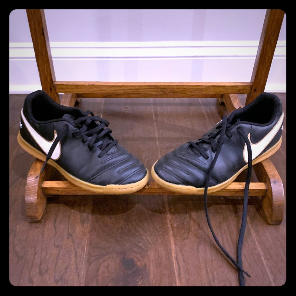 Nike Tiempo Indoor Soccer Shoes - Size 5